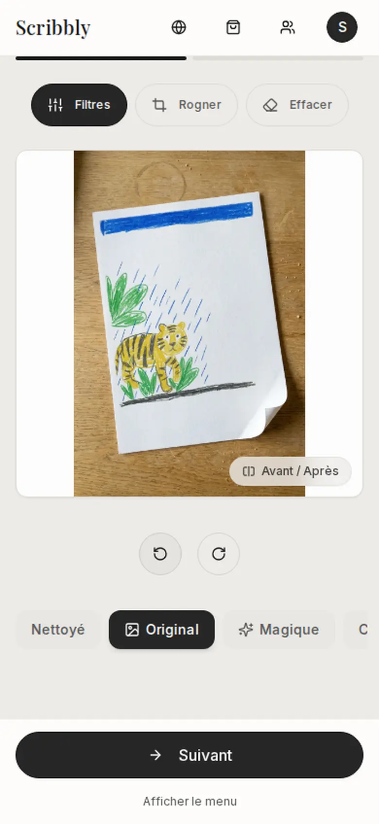 Un dessin d'enfant dans l'éditeur Scribbly, photographié avec son fond de papier